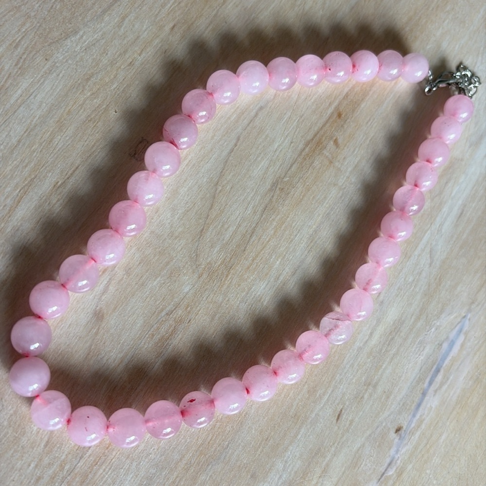 Rose quartz 10mm stone round bead Elegant Pink Beaded Necklace with Gold Accents